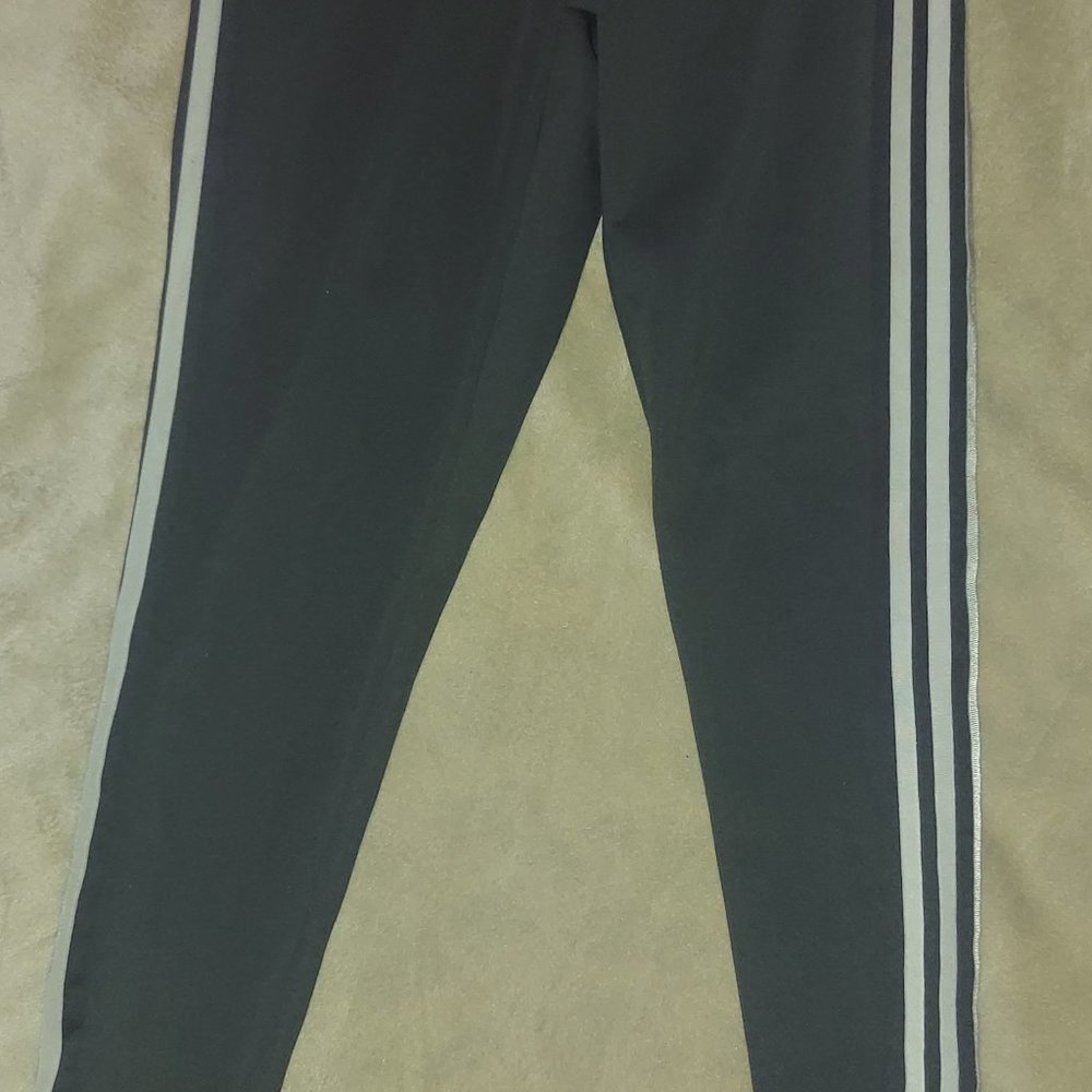 Adidas women, size: Medium Grey athletic capri leggings